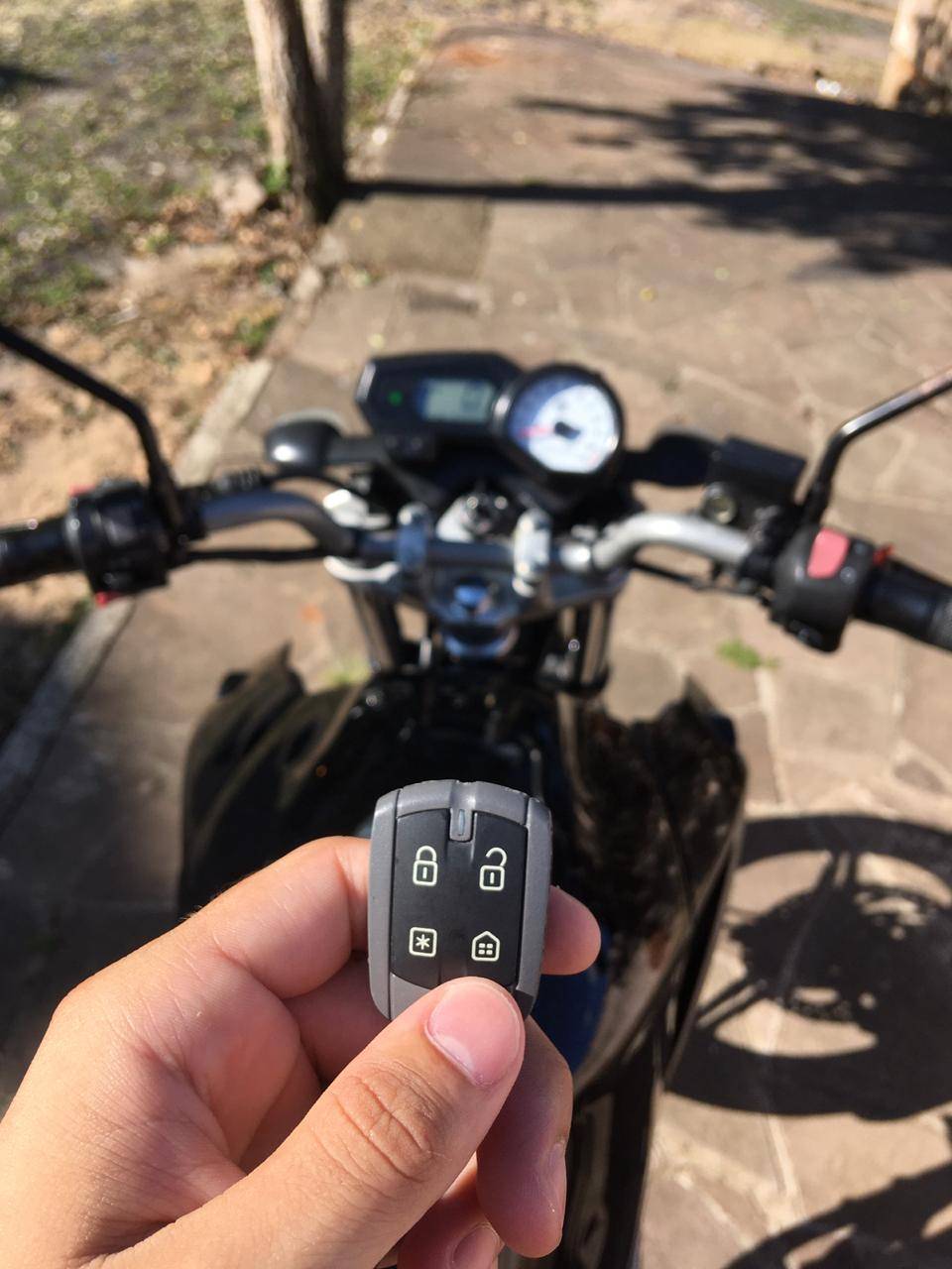 Vendo moto Fazer 250