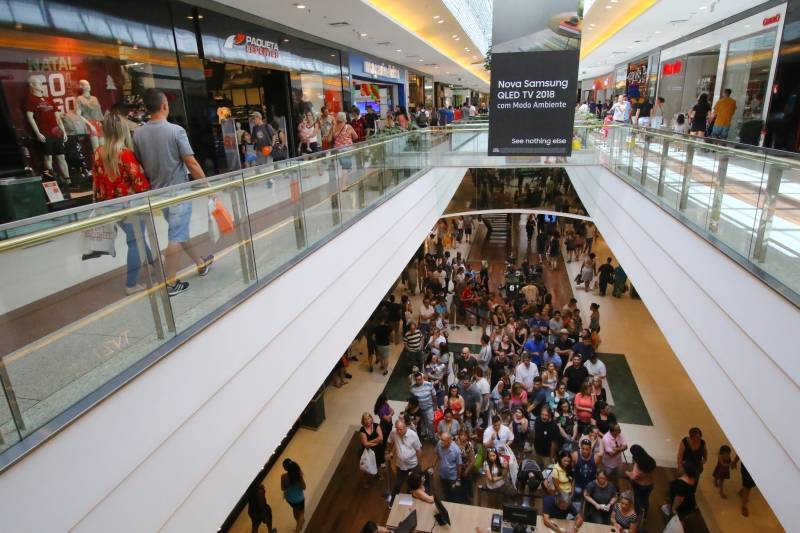 Shoppings poderão reabrir com restrição