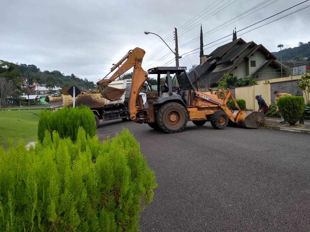 Prefeitura de Três Coroas inicia mutirão para recolher entulhos